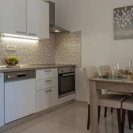 Apartment Primitivo *